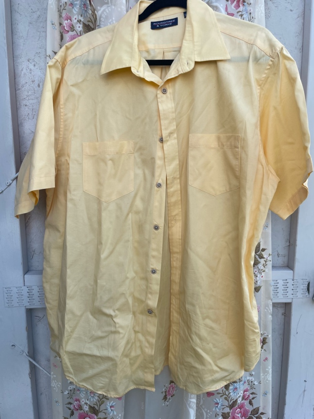 Roundtree & Yorke Pale Yellow Short-Sleeve Button-Down Shirt